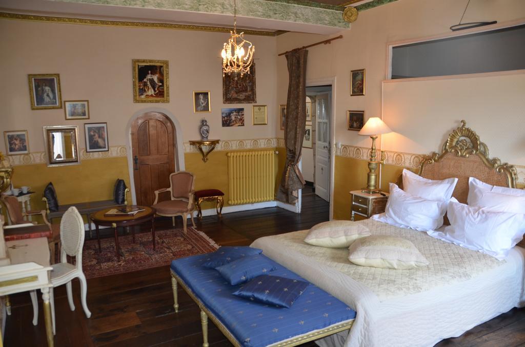 La Tour Du Lion Bed & Breakfast Rochefort-en-Terre Exterior photo