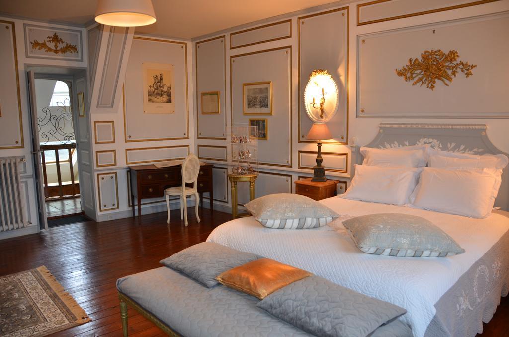 La Tour Du Lion Bed & Breakfast Rochefort-en-Terre Exterior photo